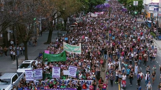 Día de la mujer: desvíos y cortes de tránsito por la marcha del sábado