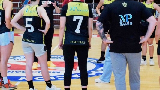 Multaron al equipo de básquet femenino que denunció que sus jugadoras fueron grabadas en las duchas de un club de Rosario