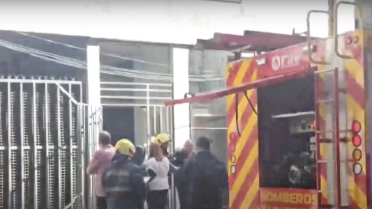 Principio de incendio en un hotel céntrico: los bomberos controlaron la situación en minutos
