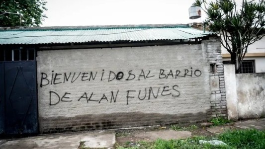 Dos jóvenes aceptaron condenas por el crimen a tiros de una mujer en un pasillo de barrio Las Heras