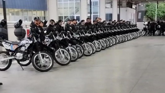 El ministro de Seguridad Pablo Cococcioni entregó 90 motos a la Brigada de la URII