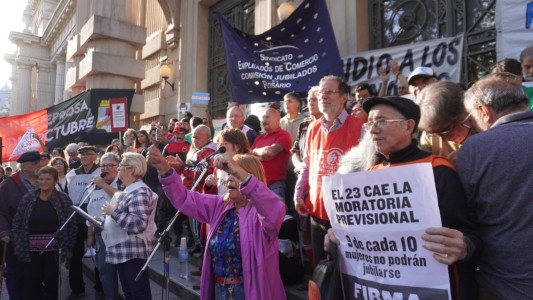 Jubilados se movilizarán en la plaza San Martín en contra de la represión