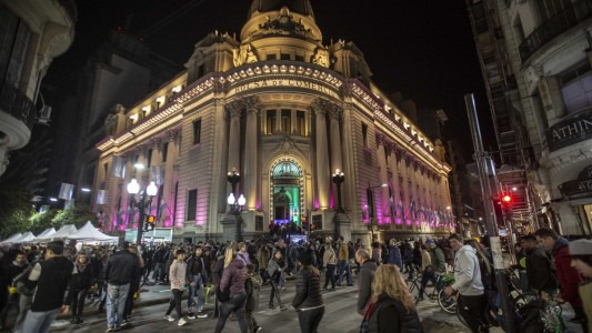 La Noche de las Peatonales vuelve a Rosario con más propuestas culturales y comerciales