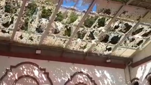 El granizo destruyó el techo del patio del Colegio San Ramón
