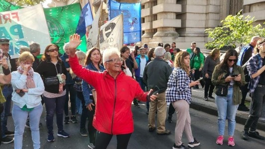 Rosario se moviliza en apoyo a los jubilados antes del paro general