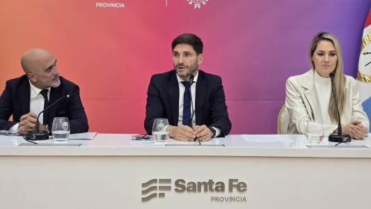 Pullaro busca incluir “Ficha Limpia” a la nueva Constitución provincial