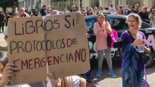 Ruidazo en la escuela: familias exigen sacar a los presos de la comisaría 15