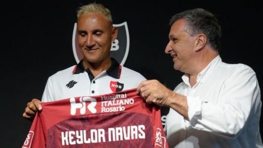 Astore sorprendió: habló de la chance de Messi en Newell's y reveló gestiones por Keylor Navas