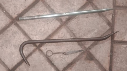 Intentó forzar las rejas de un kiosco en el macrocentro y quedó detenido