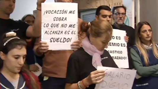 Docentes llevaron adelante una jornada de protesta sin interrumpir el dictado de clases
