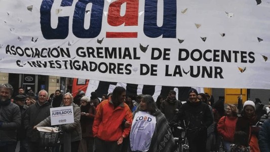 Paro docente en la UNR: reclamos salariales en sintonía con la protesta nacional