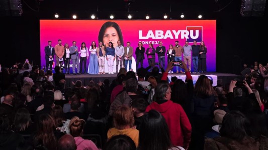 Carolina Labayru lanzó su candidatura al Concejo con un fuerte respaldo de Pullaro y Javkin