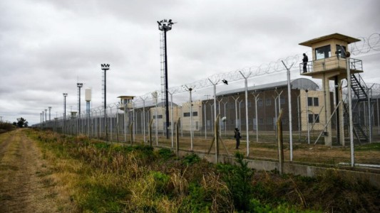 Detuvieron a un celador por intentar ingresar marihuana a la cárcel de Piñero