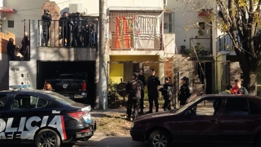 Un hombre a bordo de un monopatín disparó contra una casa y fue detenido en barrio Acindar