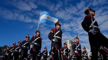 Solicitan el regreso del desfile Cívico-Militar en Rosario para el Día de la Bandera