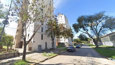 Lanzaron una bomba molotov contra un departamento en un Fonavi de Parque del Mercado