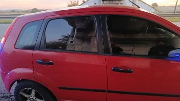 Lanzaron piedras contra un camión y un auto en la autopista Rosario–Buenos Aires