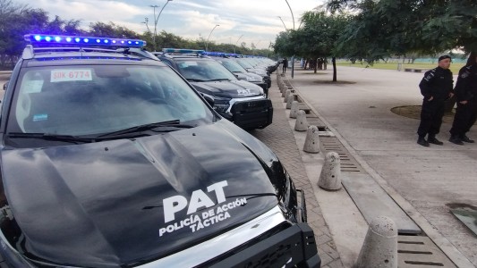 La Provincia entregó de camionetas 0 km para las Tropas de Operaciones Especiales y la Policía de Acción Táctica