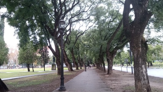 Sábado con nubes y lluvias aisladas, domingo con cielo parcialmente nublado