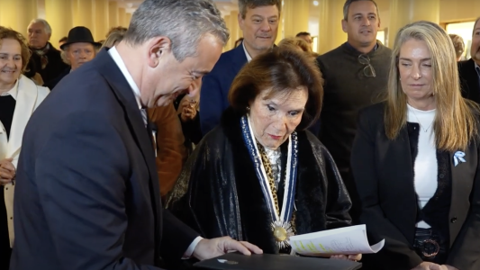 Entregaron la Orden del Rosario a la Sociedad de Beneficencia