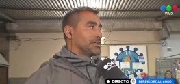 Un club de barrio de Rosario brinda comida caliente a más de 100 personas cada semana