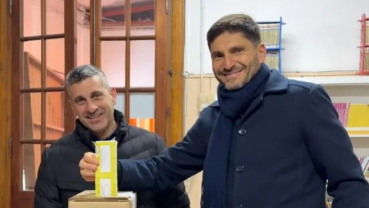 Elecciones: el gobernador Pullaro votó en Hughes y aseguró que la participación va a aumentar