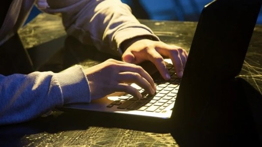 Escándalo en Funes: investigan la venta de fotos privadas de al menos 30 adolescentes