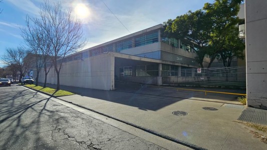 Allanaron el Hospital de Emergencias Clemente Álvarez por presunto robo de insumos médicos