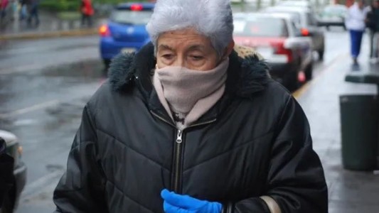 Advierten sobre los riesgos del frío en adultos mayores: recomendaciones clave para cuidarse en invierno