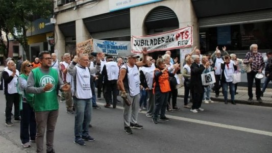 Rosario marcha en defensa del Hospital Garrahan y la salud pública