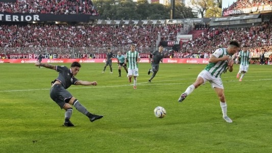 Newell's perdió 2 a 1 ante Banfield en su estreno en el Coloso