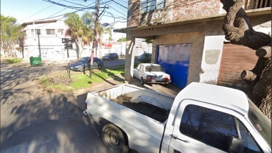 Violento asalto con un cuchillo a una mujer policía: le robaron el arma y el celular