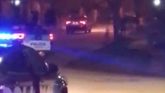 Un policía se atrincheró después de herir a su pareja: la mujer tuvo que ser operada