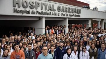 El médico que separó a siamesas rosarinas advierte sobre la crisis salarial