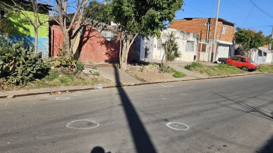 Balearon una vivienda y una perrita resultó herida por un disparo