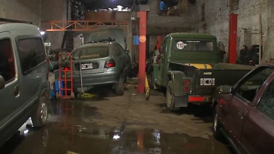 Desvalijaron un taller mecánico: se llevaron un auto, dinero y las herramientas de trabajo