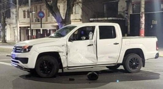 Detuvieron a un conductor alcoholizado tras un choque: dos motociclistas heridos de gravedad