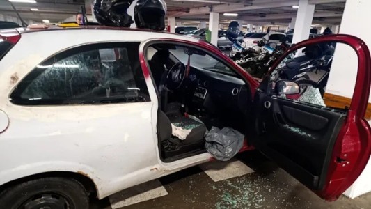Rescataron a un niño encerrado en un auto estacionado en el shopping