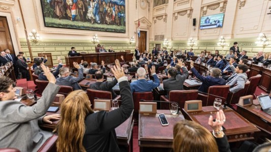 Schmuck celebró la autonomía municipal: “Rosario se independiza de autorizaciones ajenas”