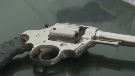 Tiros al aire, intento de fuga y detención en barrio Ludueña