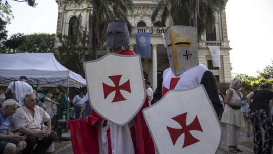 La ciudad revive el arte medieval con un homenaje a Tolkien en Villa Hortensia