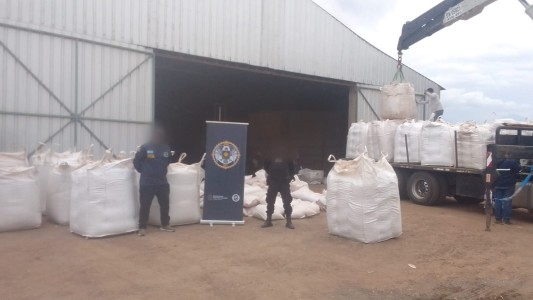 Desarticularon una banda que robaba y vendía granos de trenes en Santa Fe