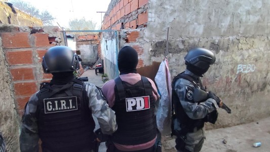 Impactante operativo policial con utilización de drone, terminó con una pareja de asaltantes detenida