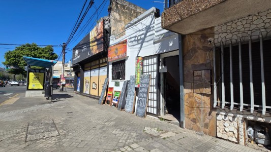 Robaron un kiosco y una verdulería: se llevaron la recaudación con un palo de escoba