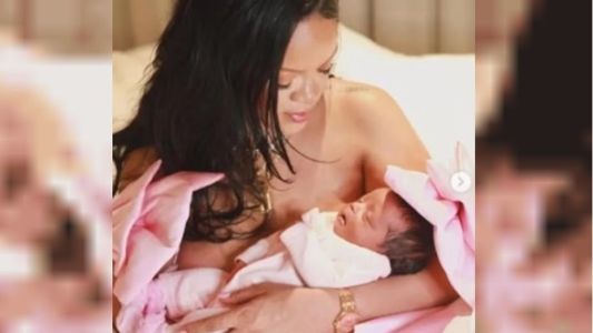 Rihanna fue mamá por tercera vez y presentó a su bebé