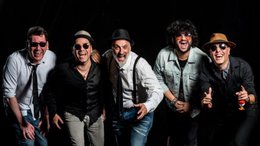 De productor estelar a músico en escena