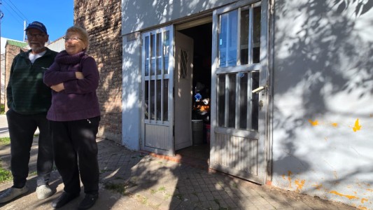 Allanaron por error la casa de una pareja de jubilados