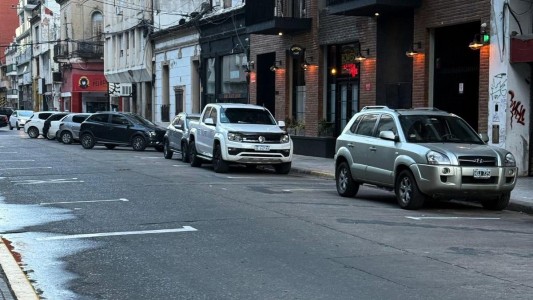 Comienza a regir la nueva disposición de estacionamiento en el microcentro rosarino