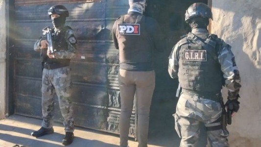 Allanamientos en Villa Gobernador Gálvez: detienen a un hombre por robo y amenazas