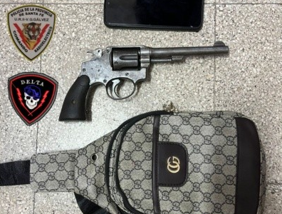 Joven de 14 años llevó un revólver a una escuela en Villa Gobernador Gálvez